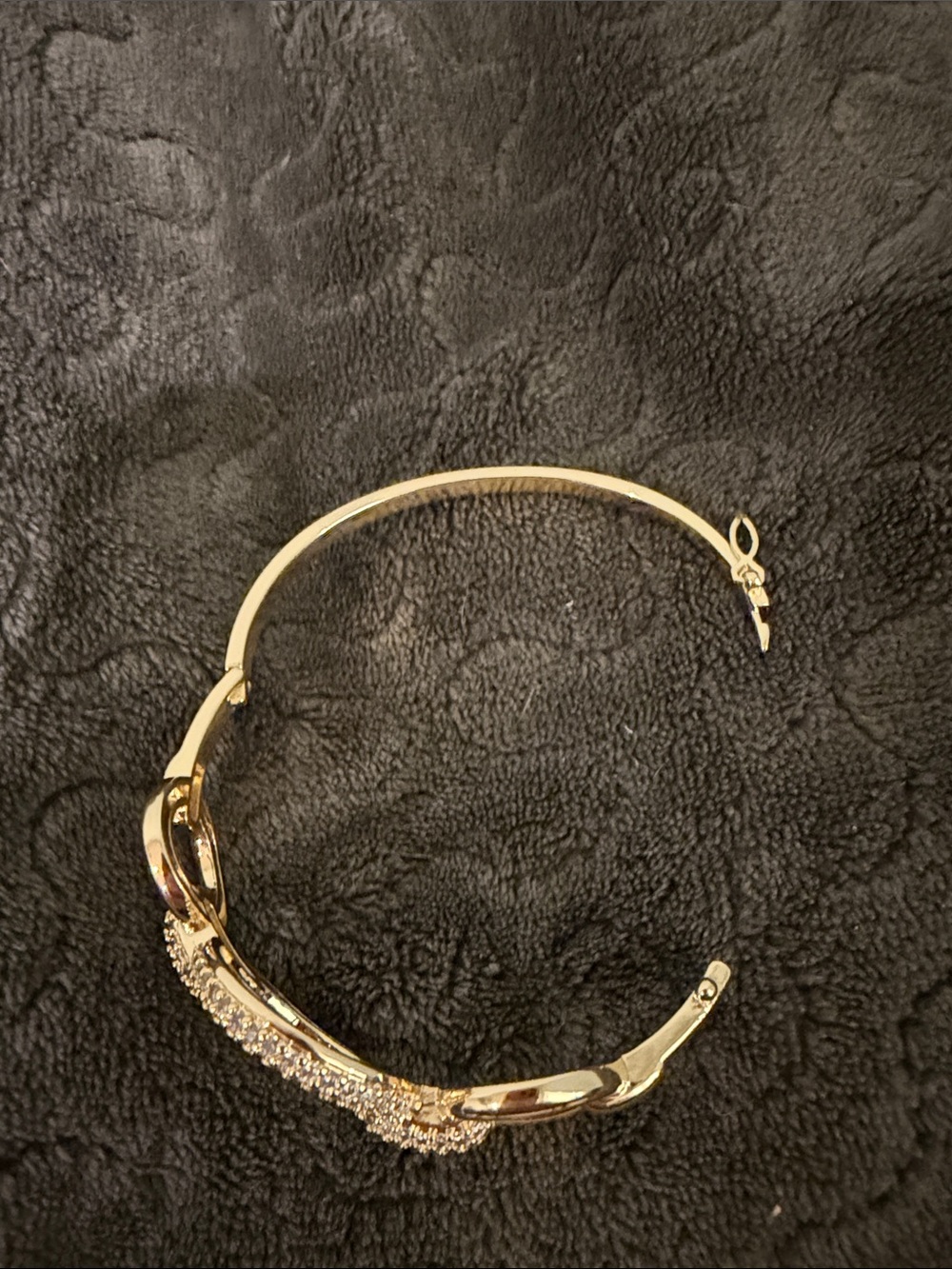 Pavé Circle Link Gold Bracelet with Crystal Accents - Picture 3 of 4